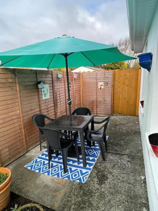 Sonas Seaside Apartment Galway Bagian luar foto