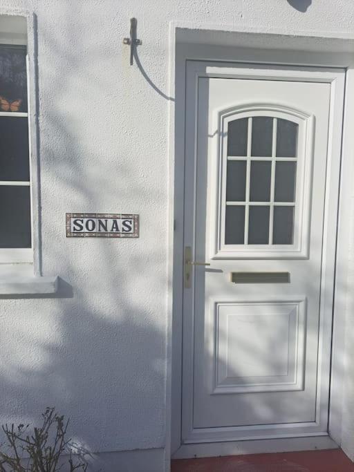 Sonas Seaside Apartment Galway Bagian luar foto